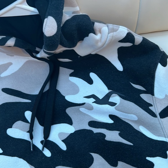 Hollister hoodie - Picture 2 of 5